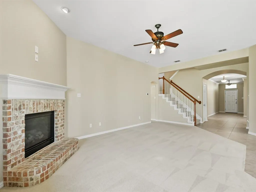 1401 Canary Drive