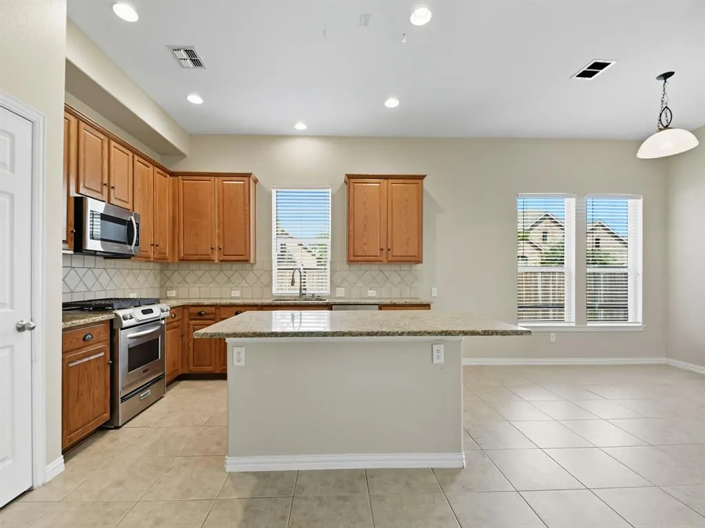 1401 Canary Drive