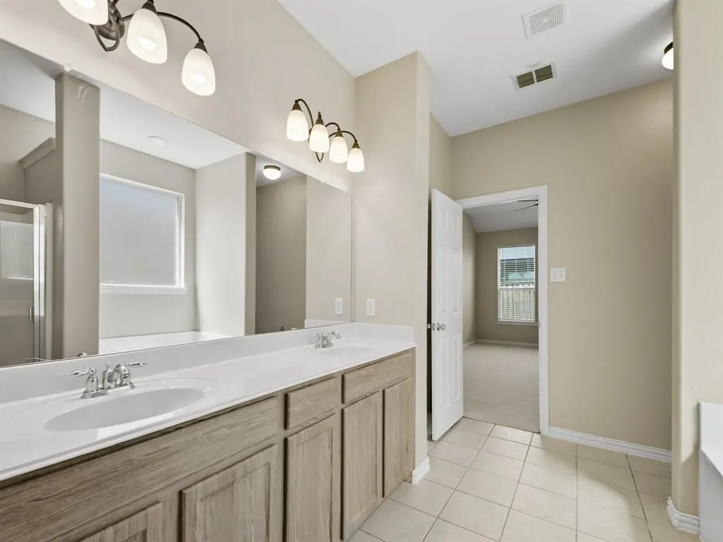 1401 Canary Drive