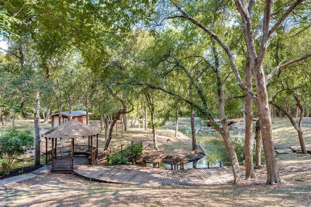 4806 Geren Trail