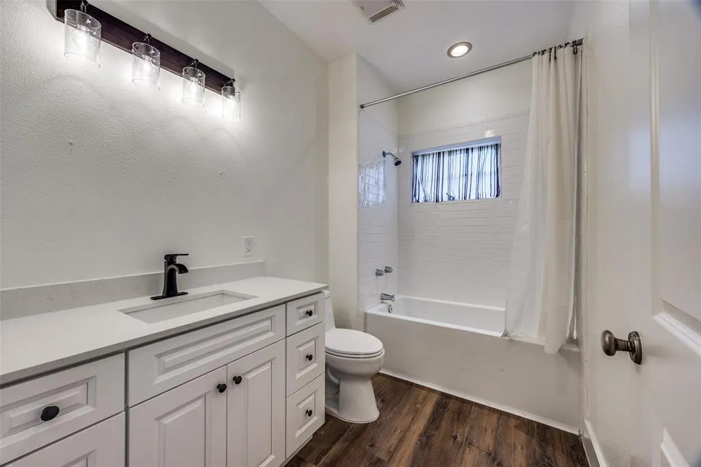 4806 Geren Trail