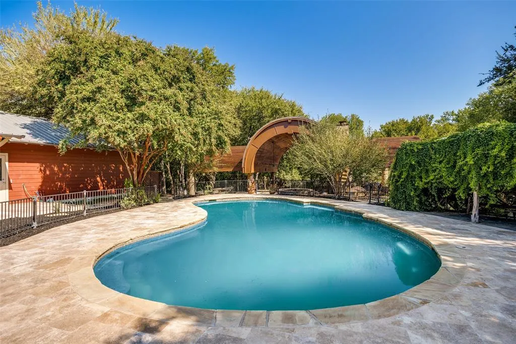 4806 Geren Trail