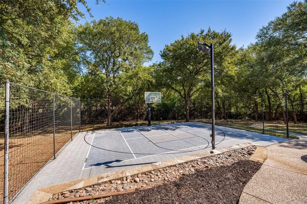 4806 Geren Trail