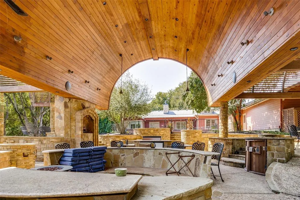 4806 Geren Trail
