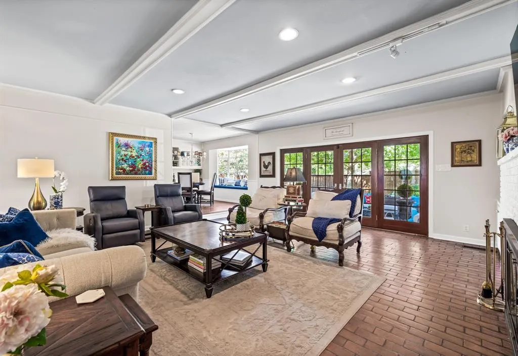 4149 Alta Vista Lane