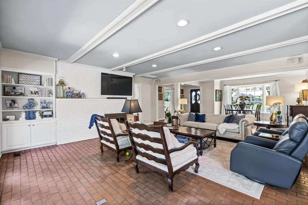 4149 Alta Vista Lane