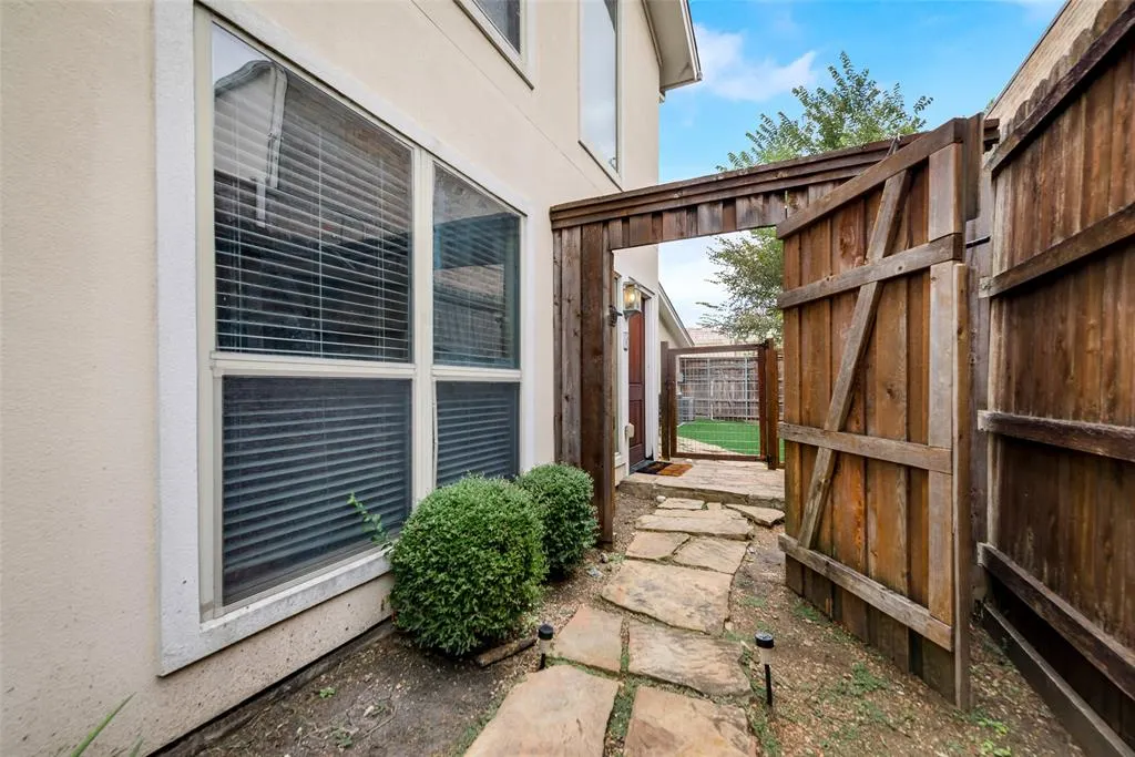4973 Thunder Road, #B