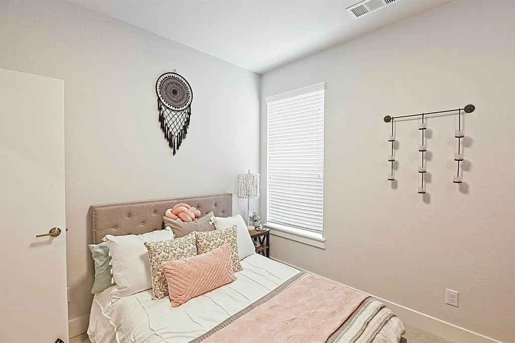 1405 Bronson Court