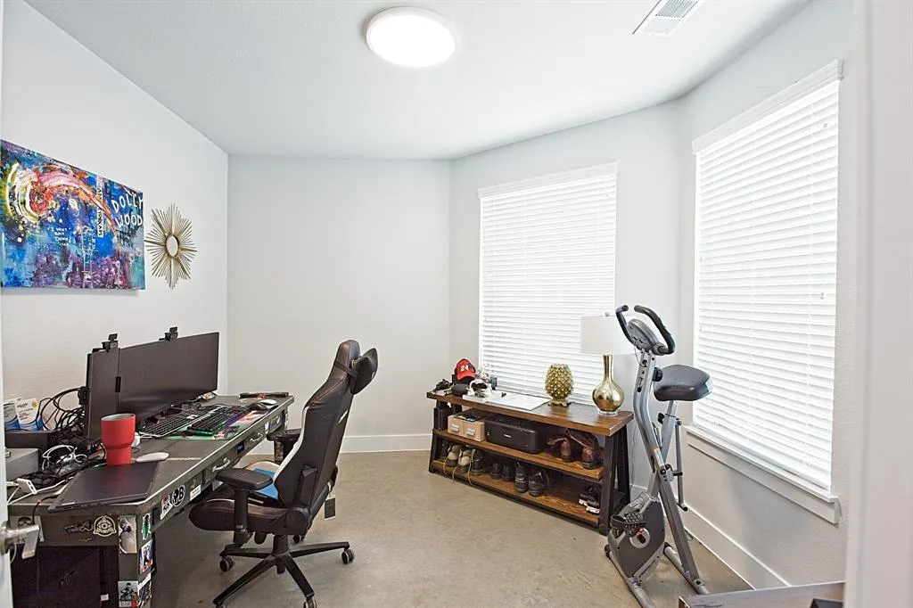 1405 Bronson Court