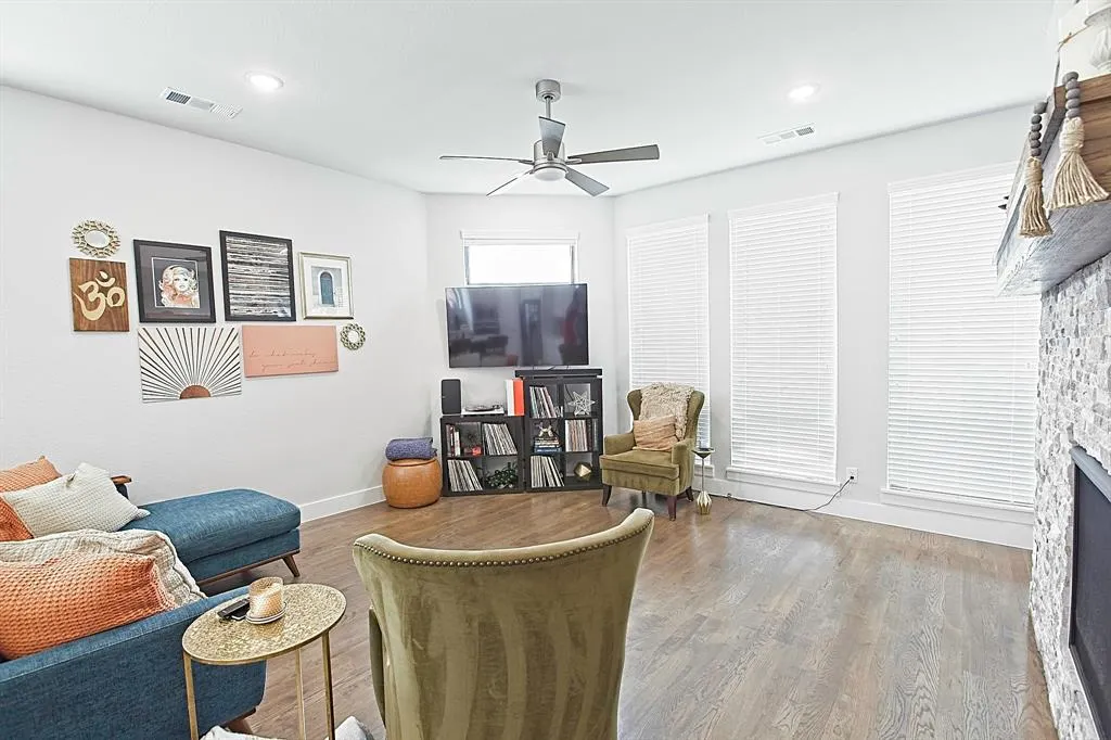 1405 Bronson Court