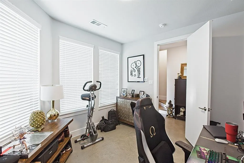 1405 Bronson Court