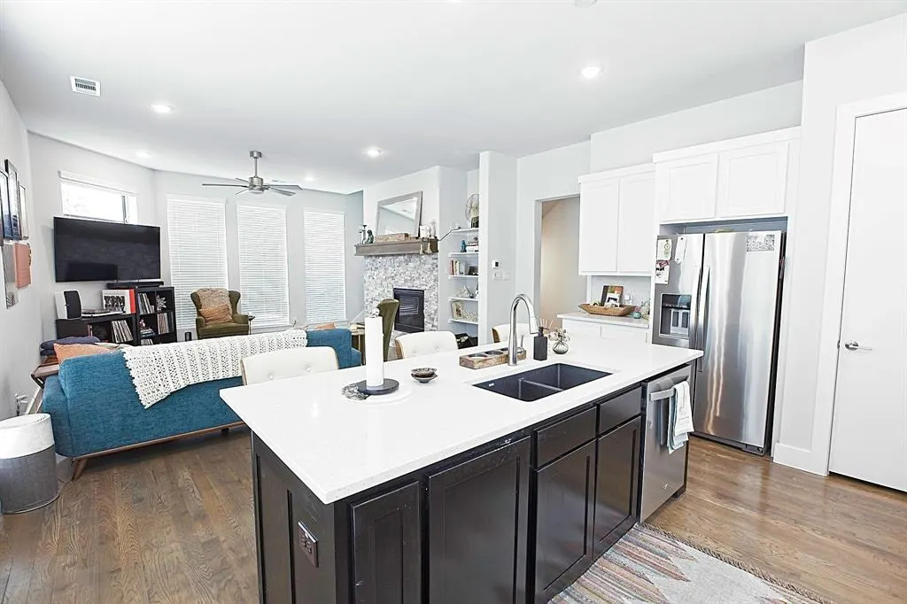 1405 Bronson Court