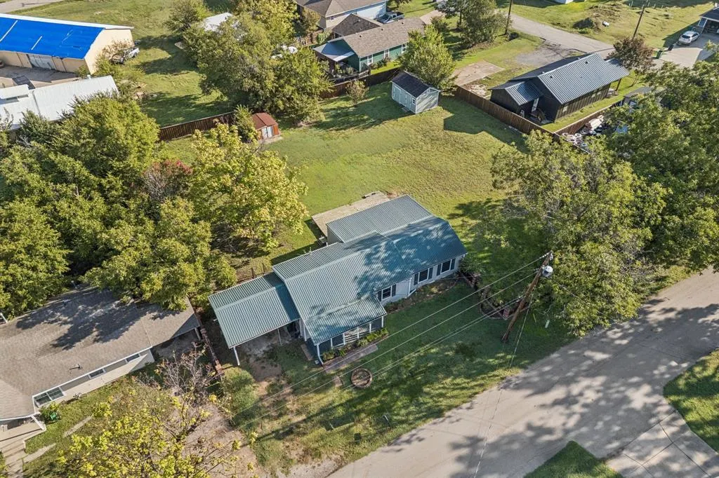 406 E Maple Street