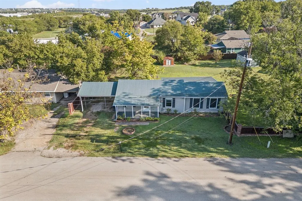 406 E Maple Street
