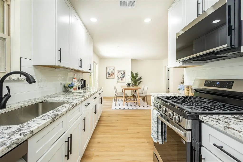 1412 Timberlake Circle