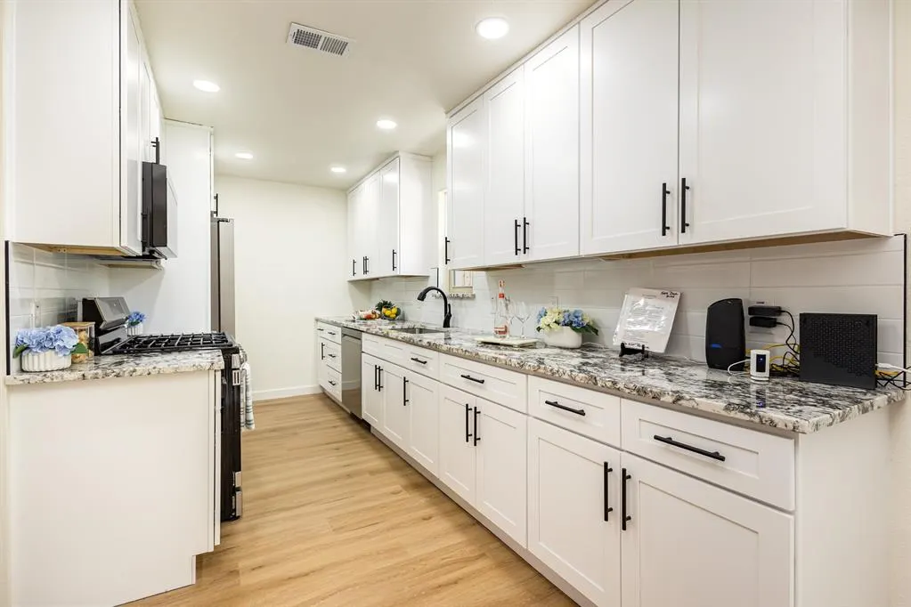 1412 Timberlake Circle