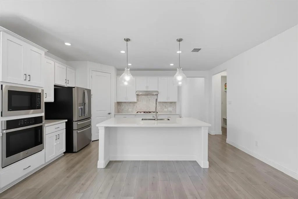 1708 Nightshade Lane