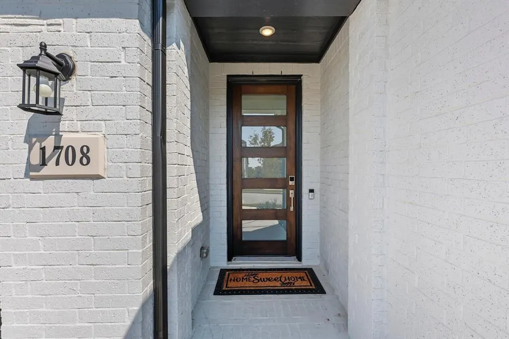 1708 Nightshade Lane