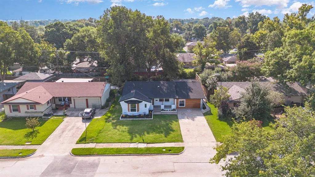 11046 Delford Circle