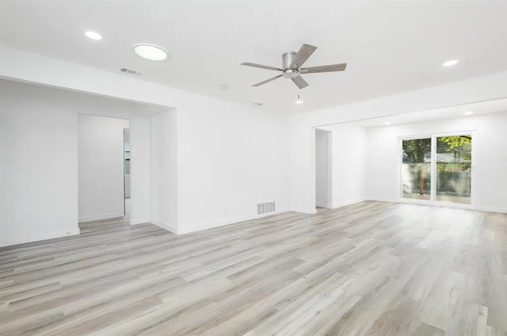 11046 Delford Circle