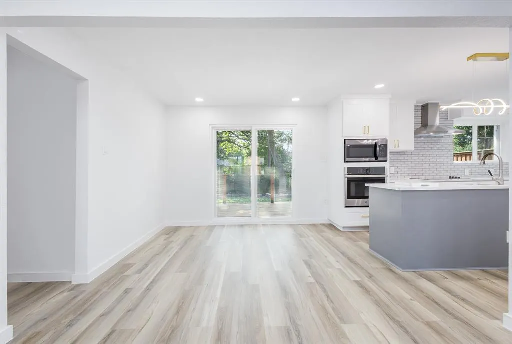 11046 Delford Circle