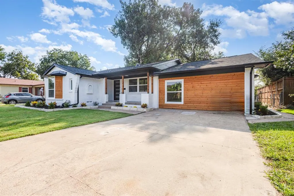 11046 Delford Circle