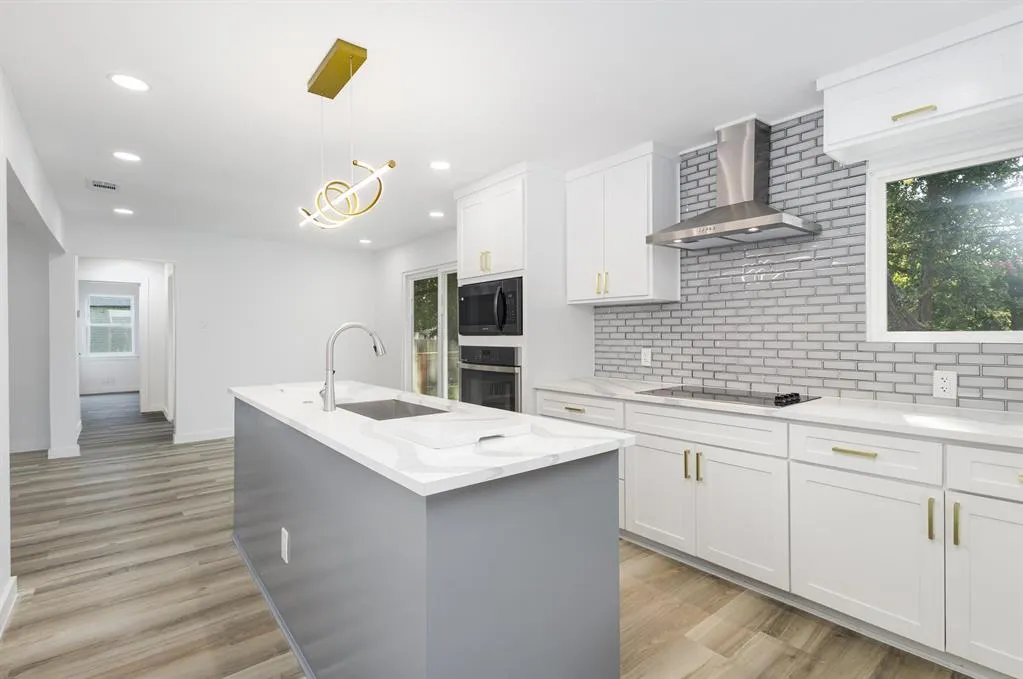 11046 Delford Circle