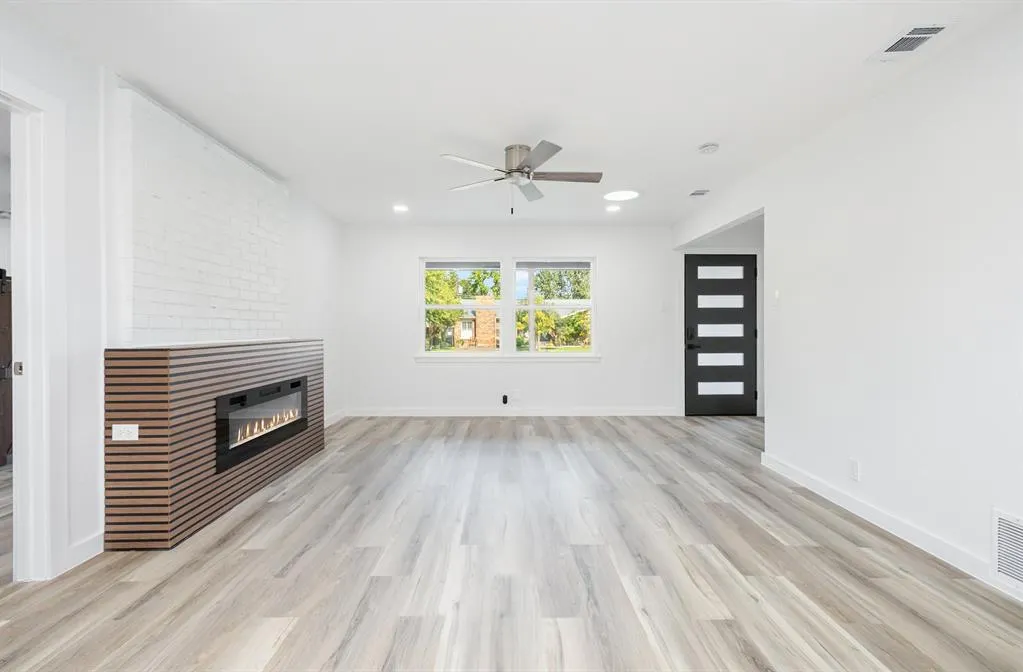 11046 Delford Circle