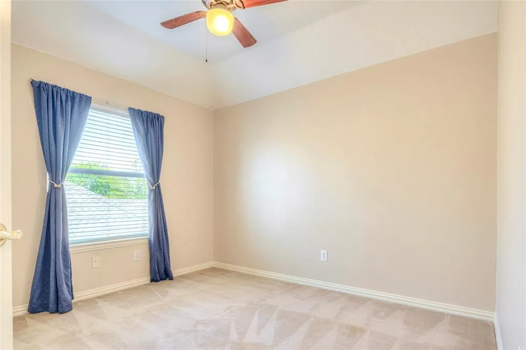 3577 Lincoln Drive