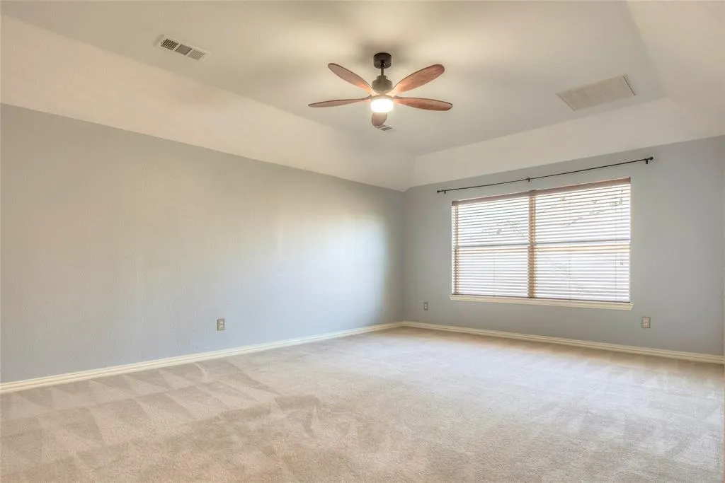 3577 Lincoln Drive