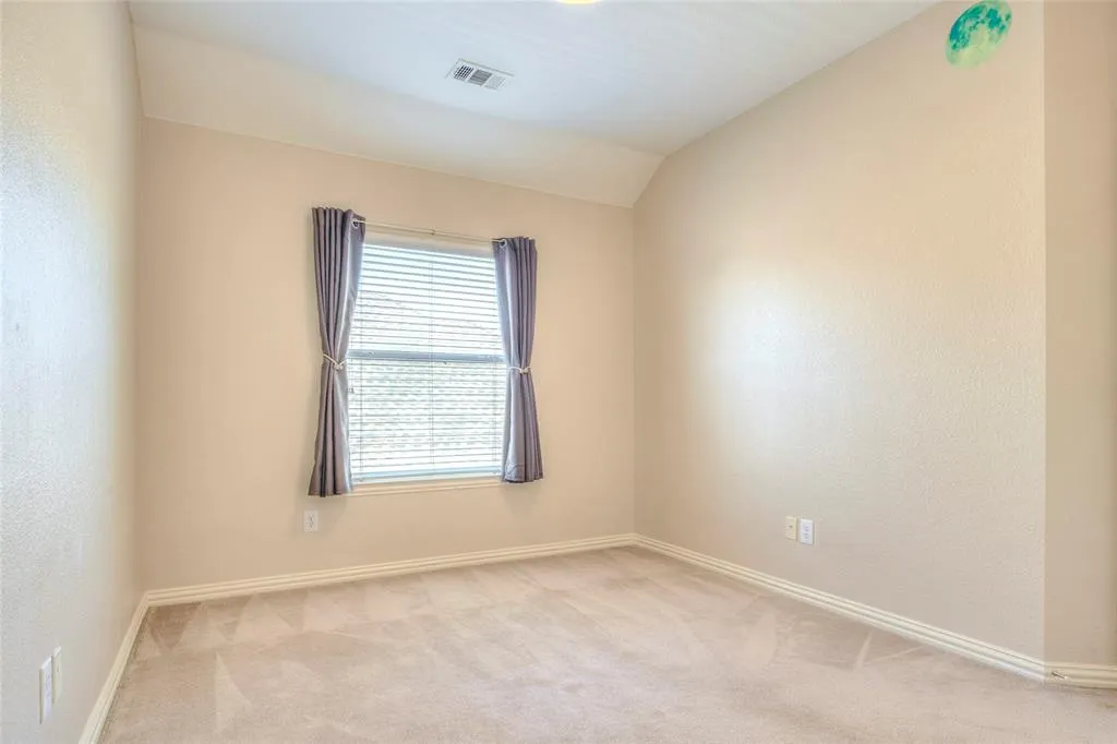 3577 Lincoln Drive