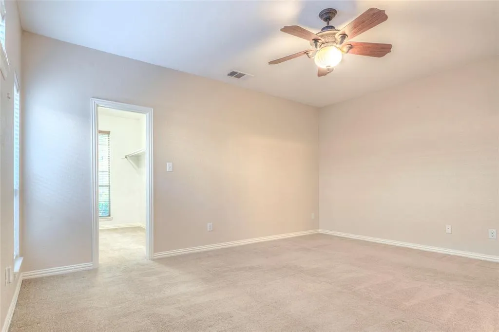 3577 Lincoln Drive