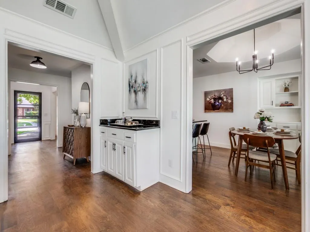809 Autumn Lake Drive