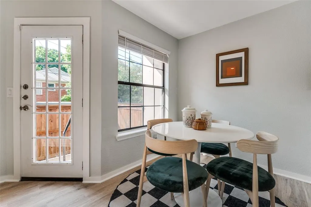 3901 Travis Street, #120