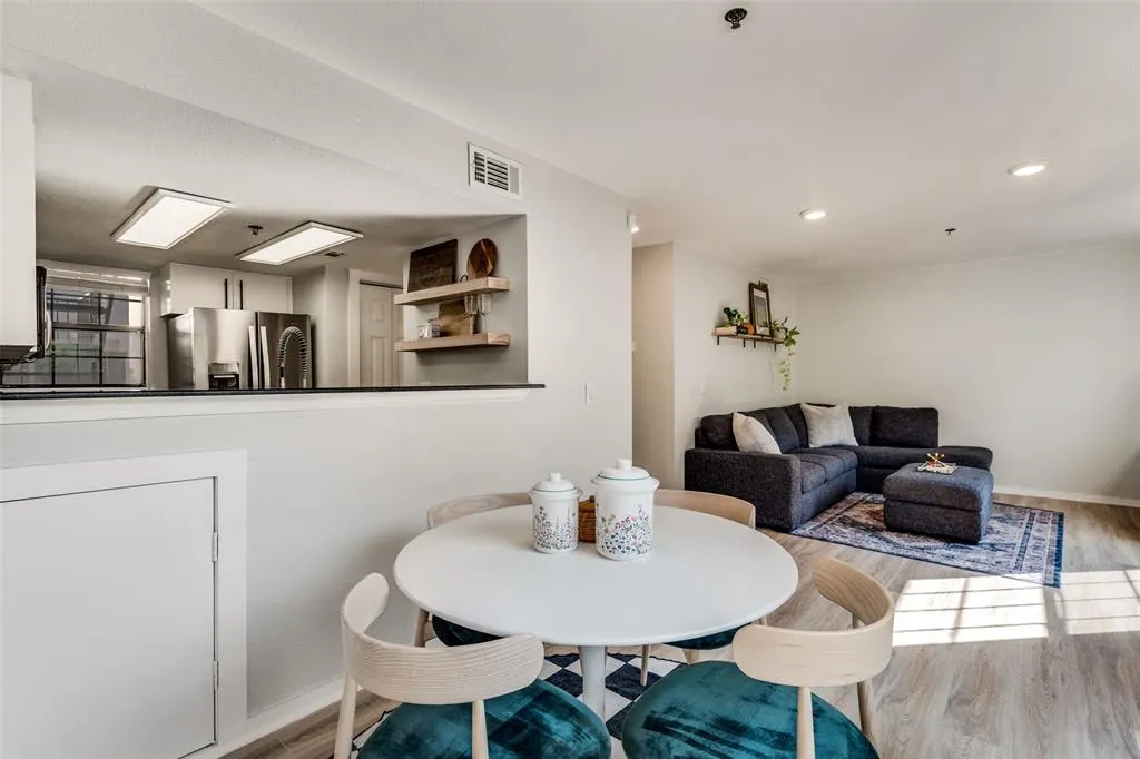 3901 Travis Street, #120