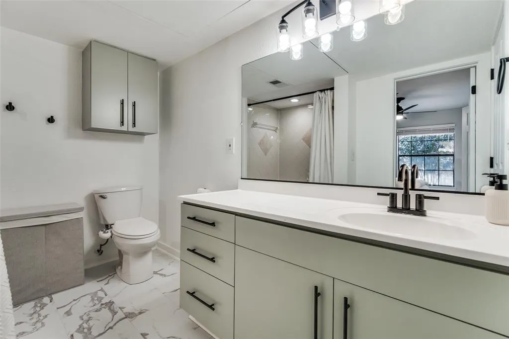 3901 Travis Street, #120