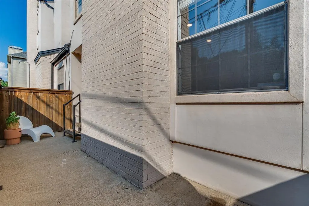 3901 Travis Street, #120