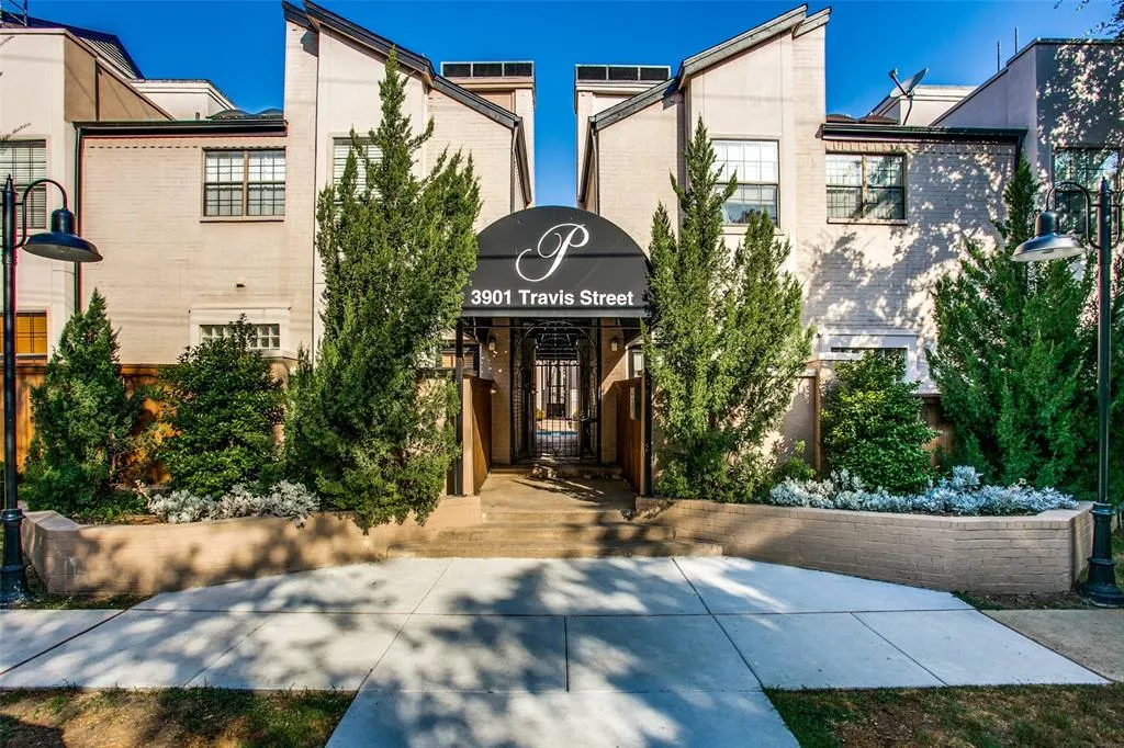 3901 Travis Street, #120