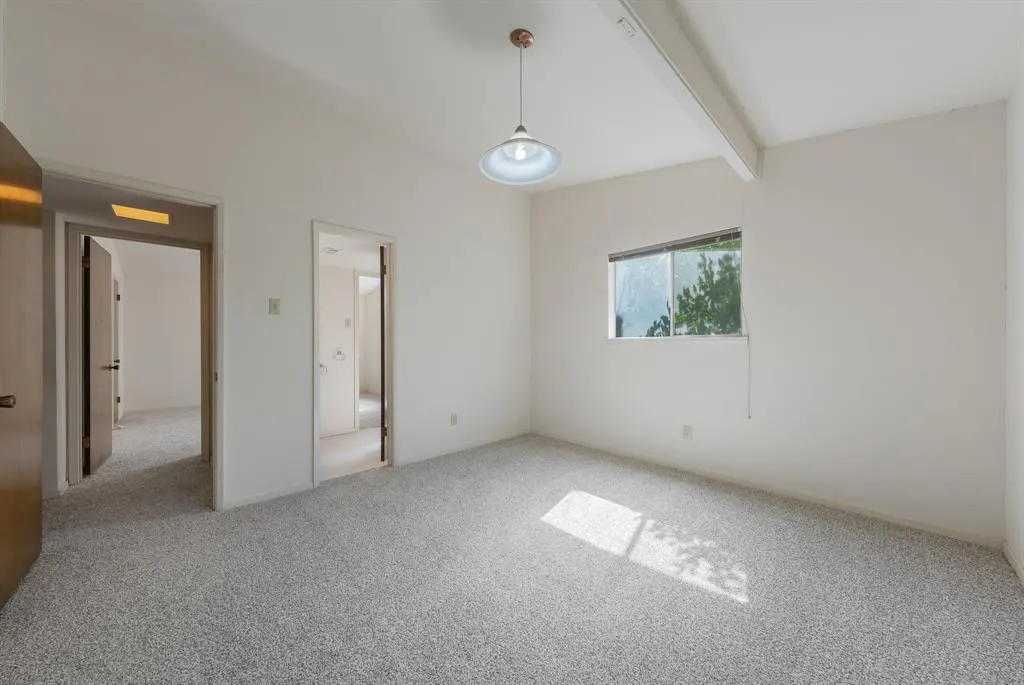 10716 Meadowcliff Lane