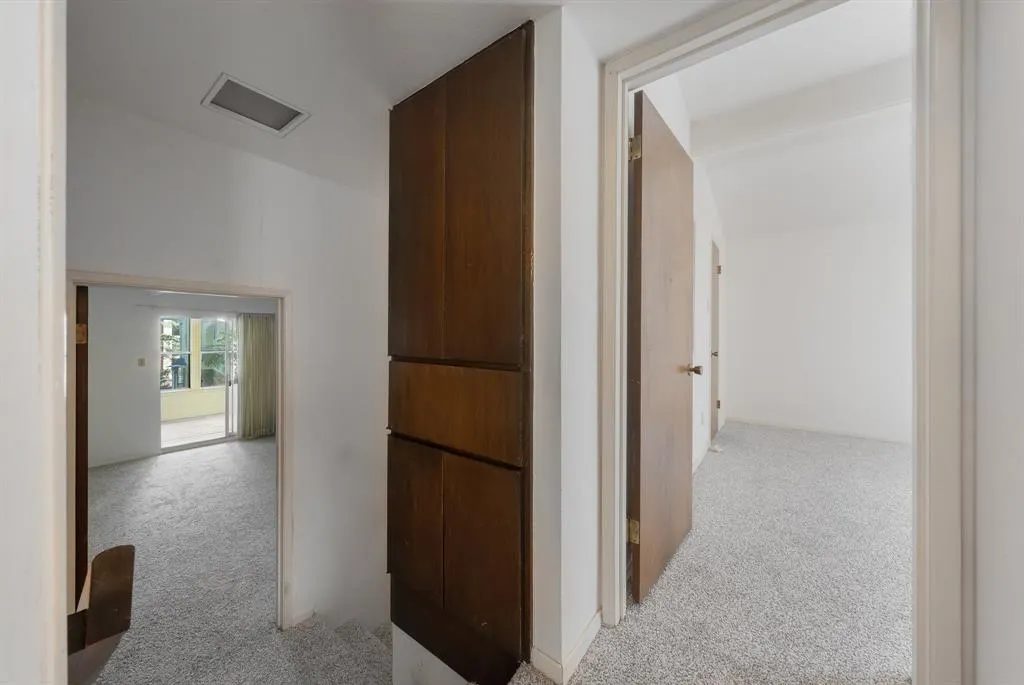 10716 Meadowcliff Lane