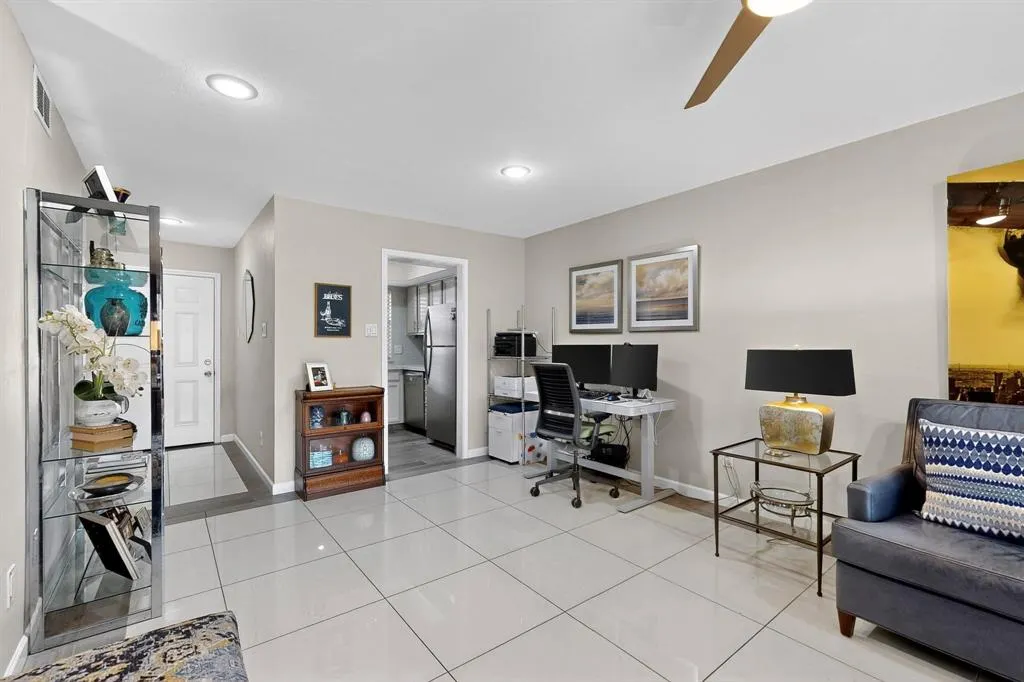 2535 Wedglea Drive, #114