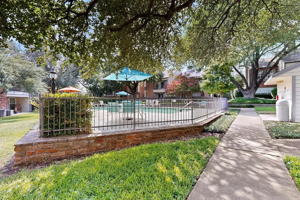 2535 Wedglea Drive, #114