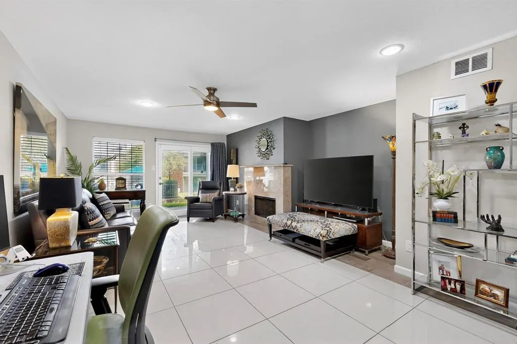 2535 Wedglea Drive, #114