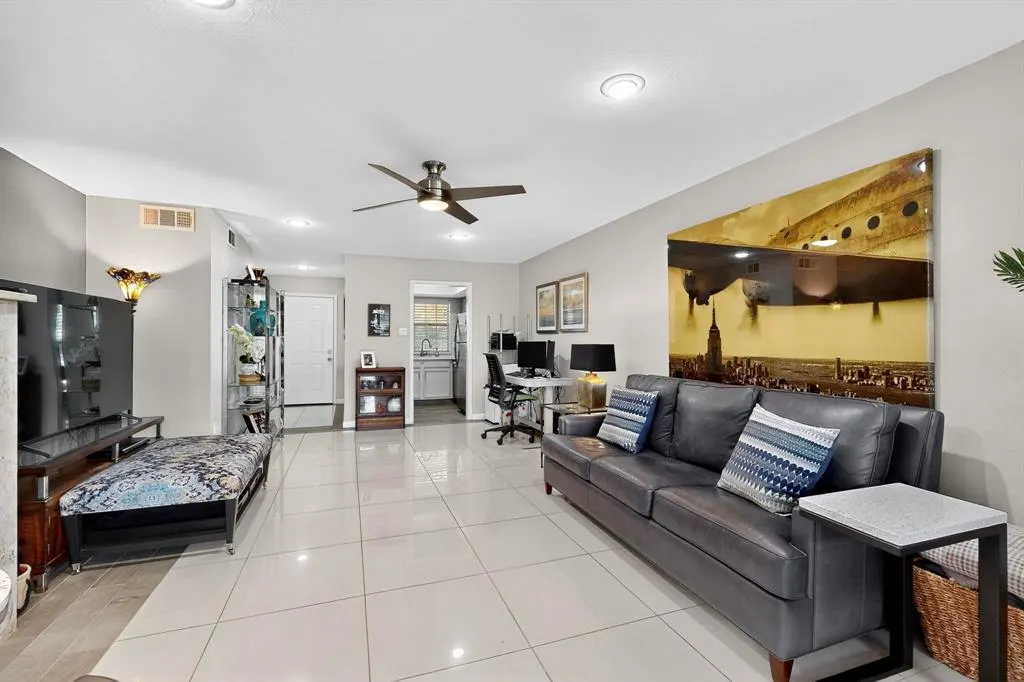 2535 Wedglea Drive, #114