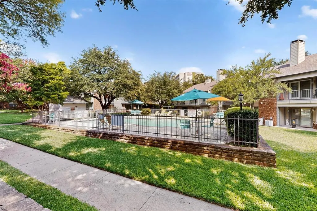 2535 Wedglea Drive, #114