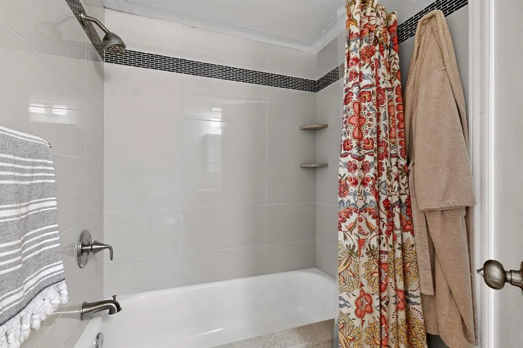 2535 Wedglea Drive, #114