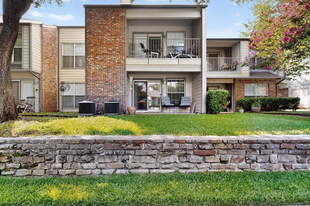 2535 Wedglea Drive, #114