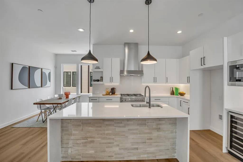 3612 San Jacinto, #107