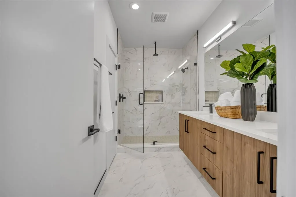 3612 San Jacinto, #107