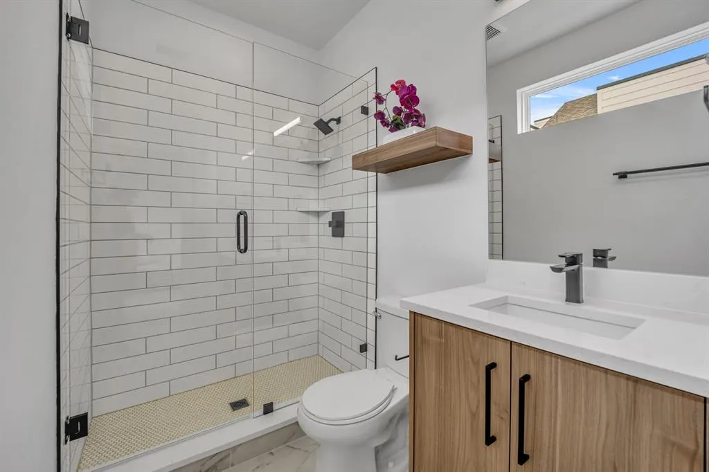 3612 San Jacinto, #107